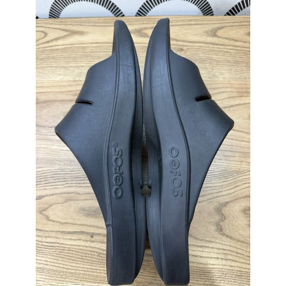 Oofos OOahh Mens 11 /Women 13 Black Beach Walking Outdoor Recovery Slide Sandals
